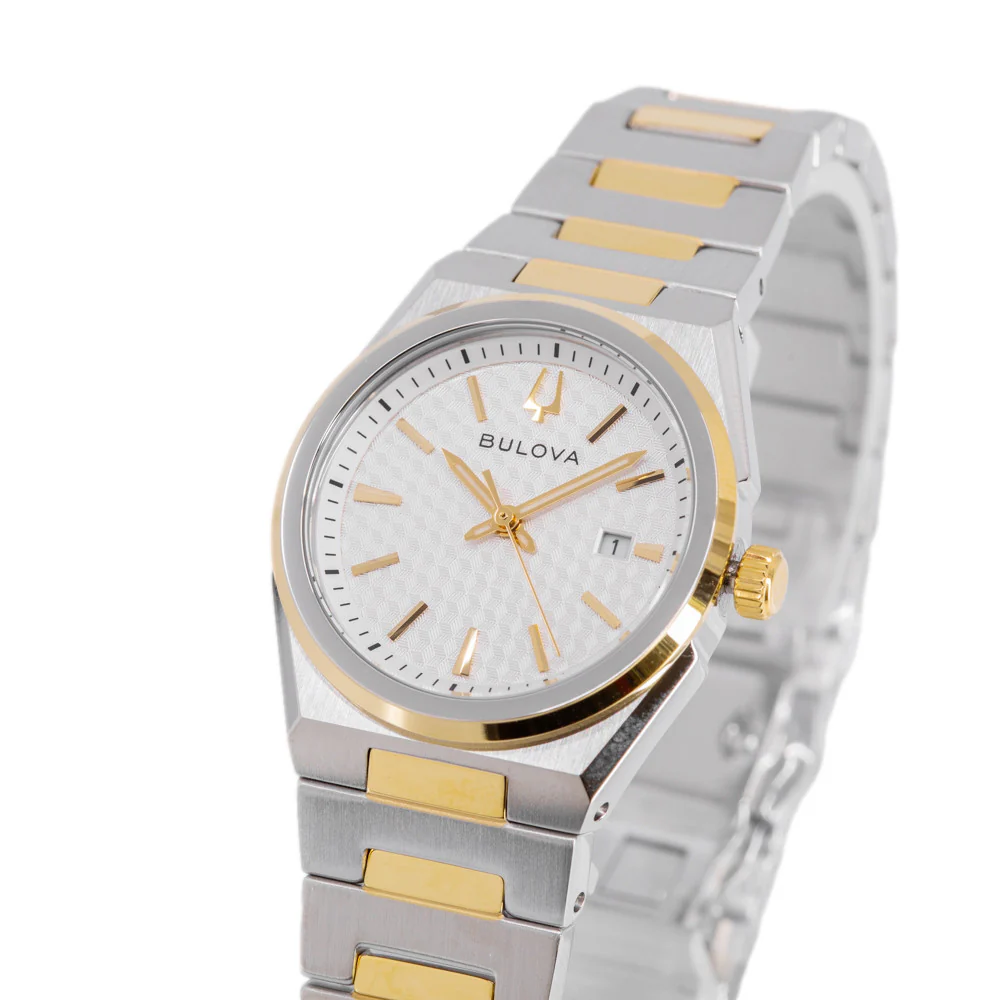 Bulova 98L323 Classic Quartz Woman's Watch - Image 3